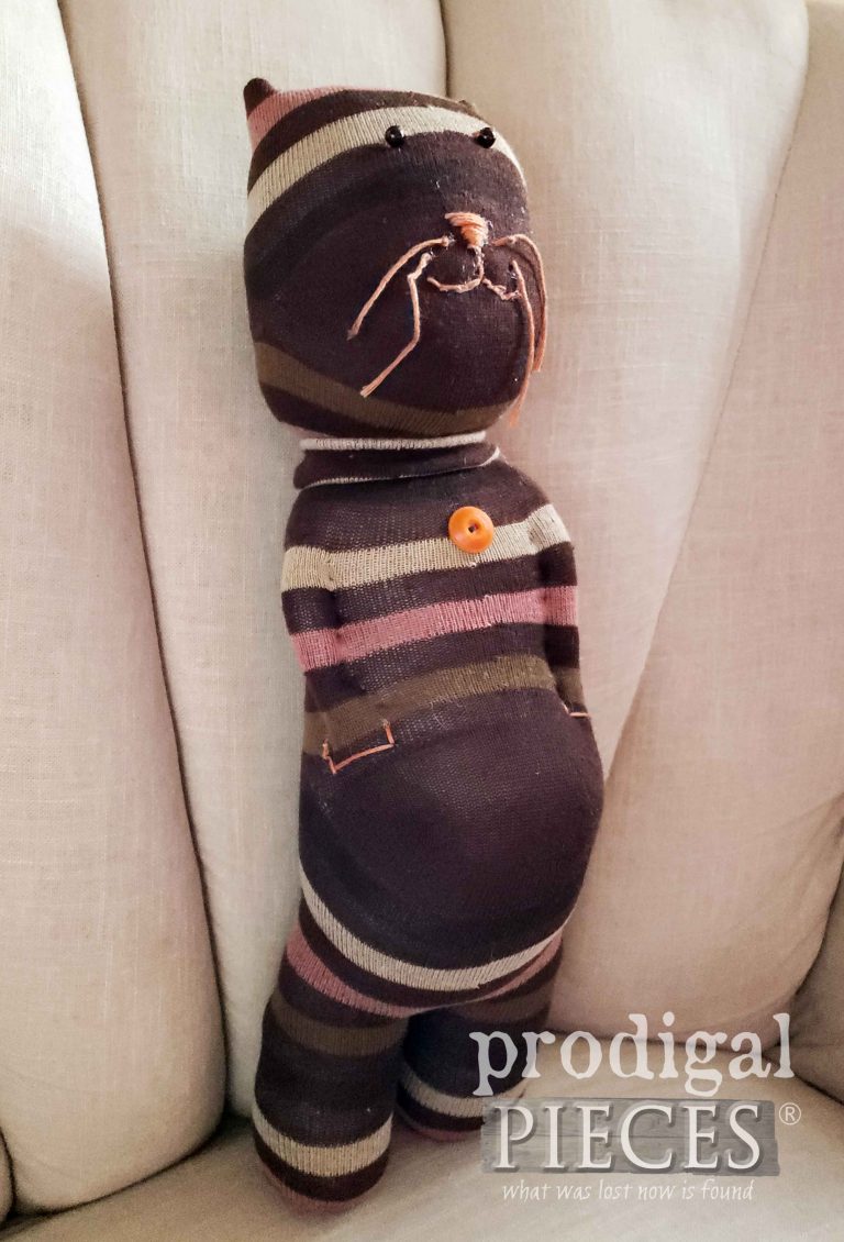 Adorable Brown Sock Cat handmade by Larissa of Prodigal Pieces | shop.prodigalpieces.com #prodigalpieces #shopping #handmade #toy #gift #doll #kids
