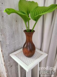 Vintage Plant Stand Makeover | shop.prodigalpieces.com #prodigalpieces